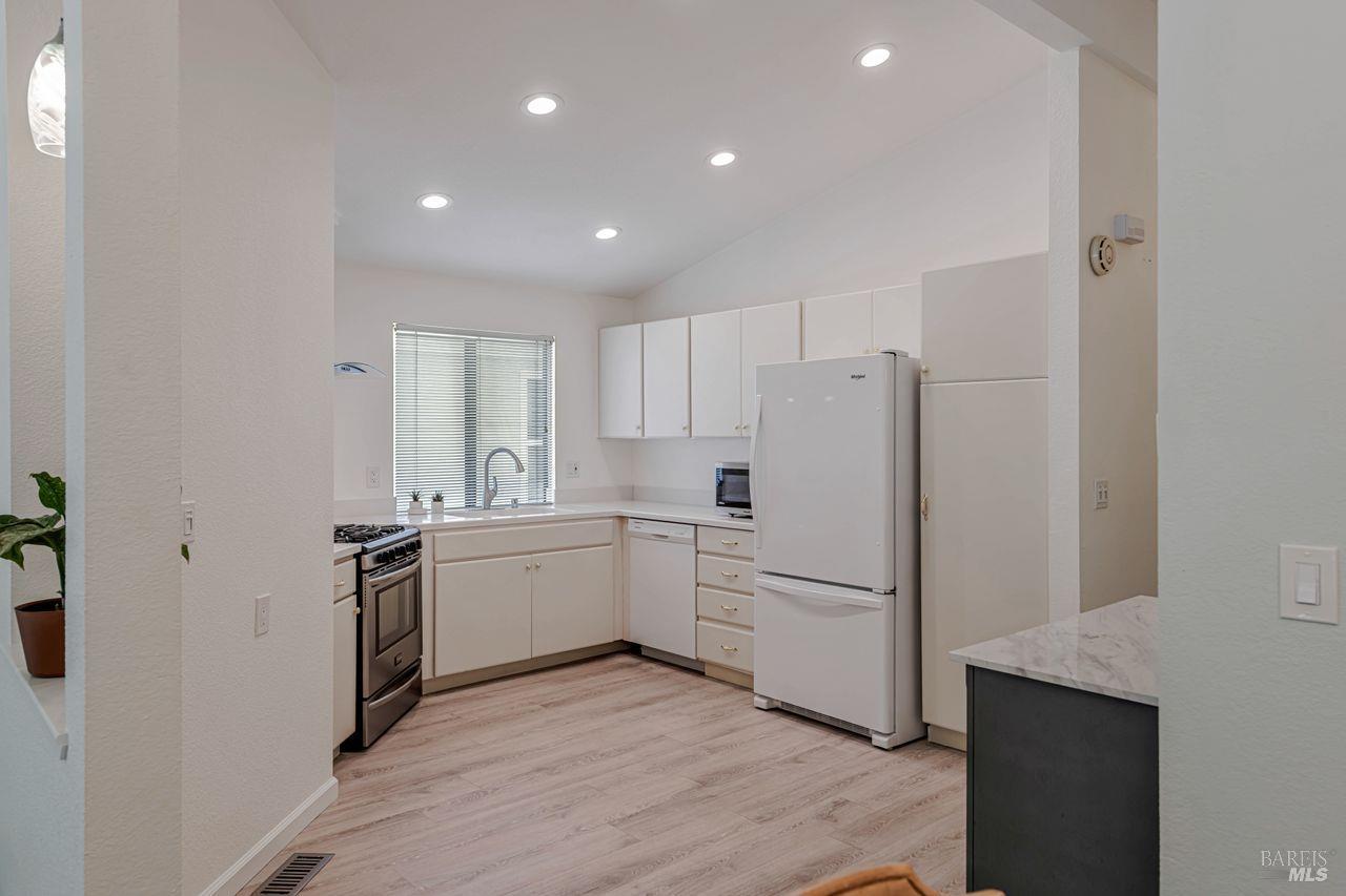 Detail Gallery Image 40 of 52 For 1955 Pinercrest Dr 227, Sonoma,  CA 95403 - 2 Beds | 2 Baths