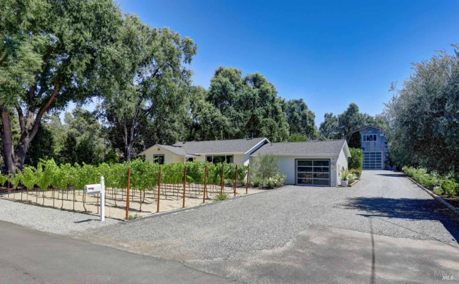 Detail Gallery Image 42 of 70 For 1067 Darms Ln, Napa,  CA 94558 - 5 Beds | 3 Baths
