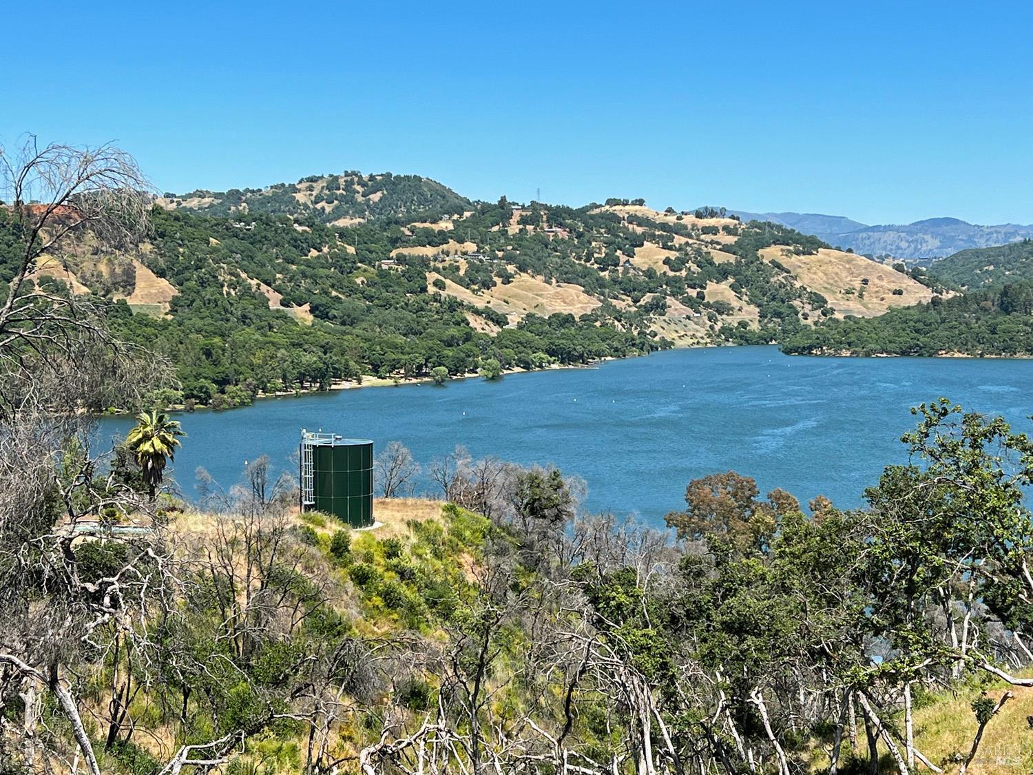 Detail Gallery Image 2 of 16 For 5889 Lake Ridge Dr, Ukiah,  CA 95482 - – Beds | – Baths