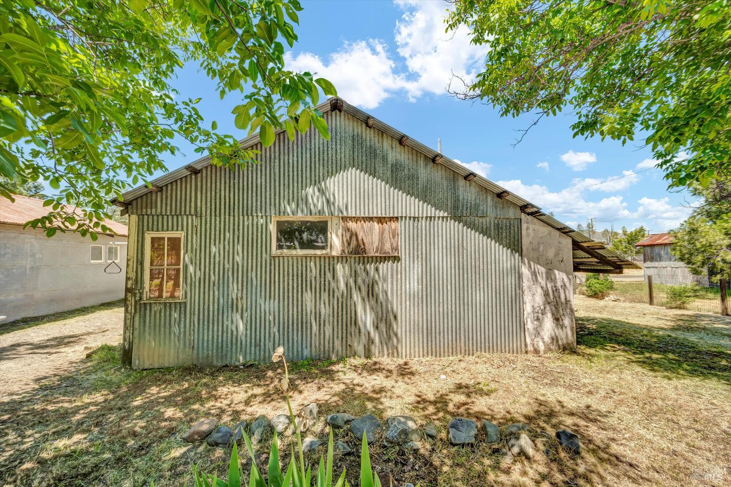 Detail Gallery Image 20 of 28 For 21345 Bush St, Middletown,  CA 95461 - 2 Beds | 1 Baths