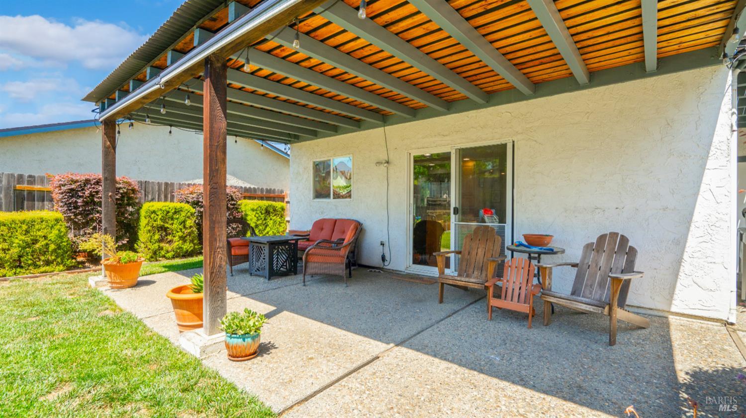Detail Gallery Image 30 of 38 For 1192 Devonshire Dr, Vacaville,  CA 95687 - 4 Beds | 2/1 Baths
