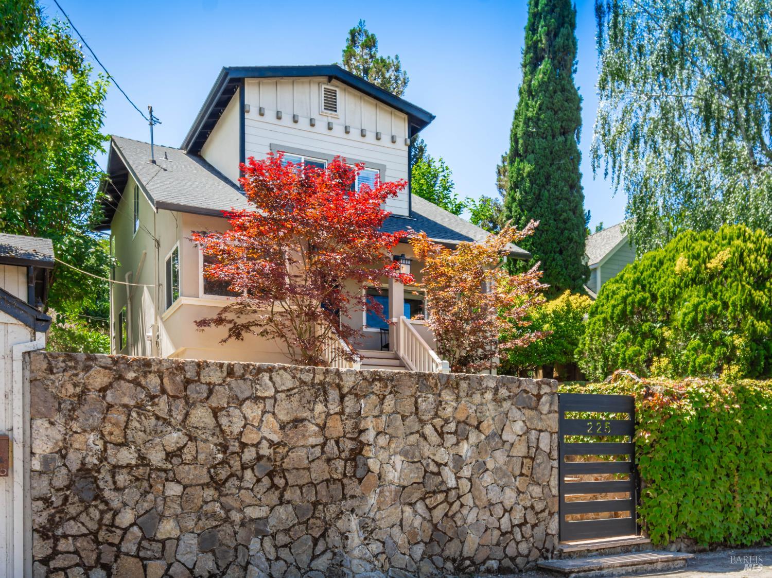 Detail Gallery Image 3 of 53 For 225 Berna Ave, Napa,  CA 94559 - 3 Beds | 2/1 Baths