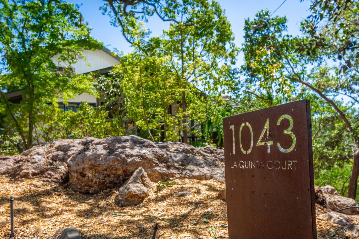 Detail Gallery Image 4 of 79 For 1043 La Quinta Ct, Napa,  CA 94559 - 4 Beds | 3/1 Baths