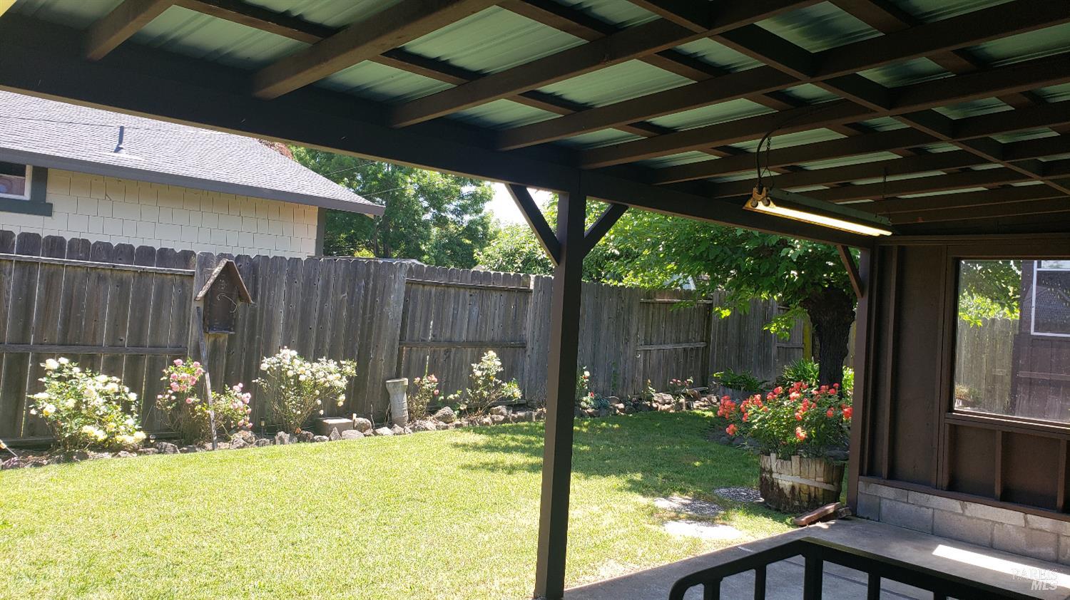 Detail Gallery Image 9 of 14 For 120 Heather Dr, Santa Rosa,  CA 95401 - 3 Beds | 2 Baths