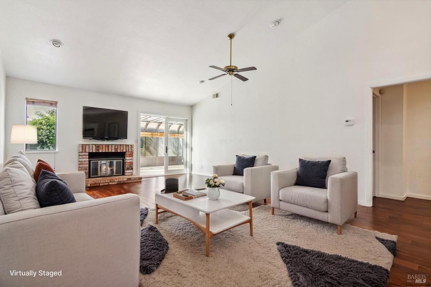 Detail Gallery Image 7 of 28 For 521 Cypress Ct, Benicia,  CA 94510 - 3 Beds | 2 Baths