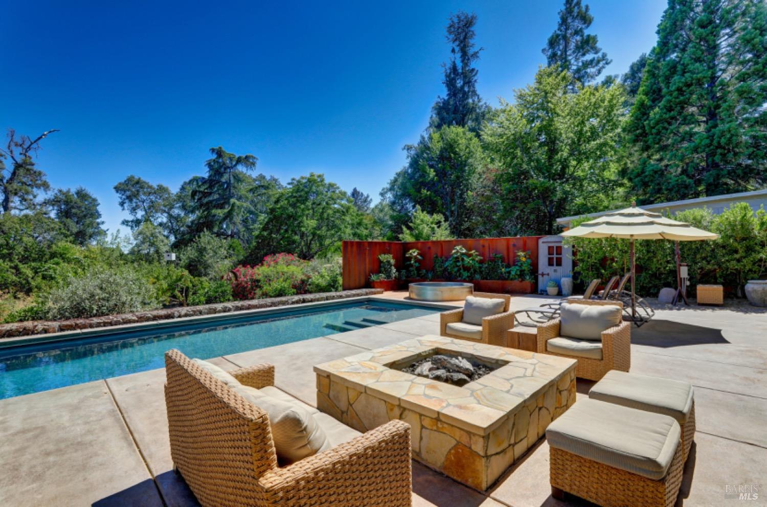 Detail Gallery Image 6 of 70 For 1067 Darms Ln, Napa,  CA 94558 - 5 Beds | 3 Baths