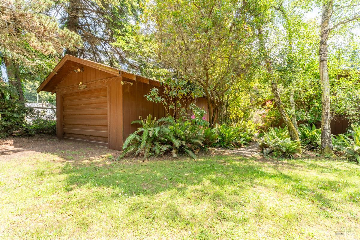 Detail Gallery Image 5 of 30 For 31775 Pudding Creek Rd, Fort Bragg,  CA 95437 - 2 Beds | 2 Baths