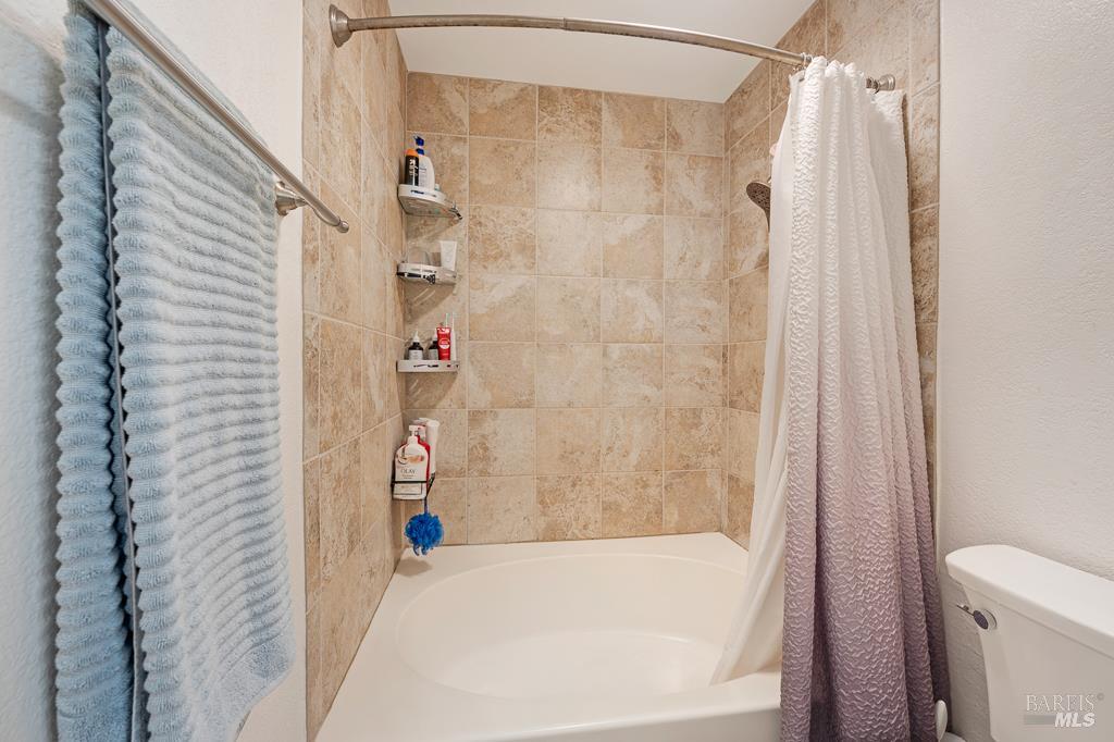 Detail Gallery Image 25 of 46 For 1405 Montana Pl, Rohnert Park,  CA 94928 - 4 Beds | 2/1 Baths