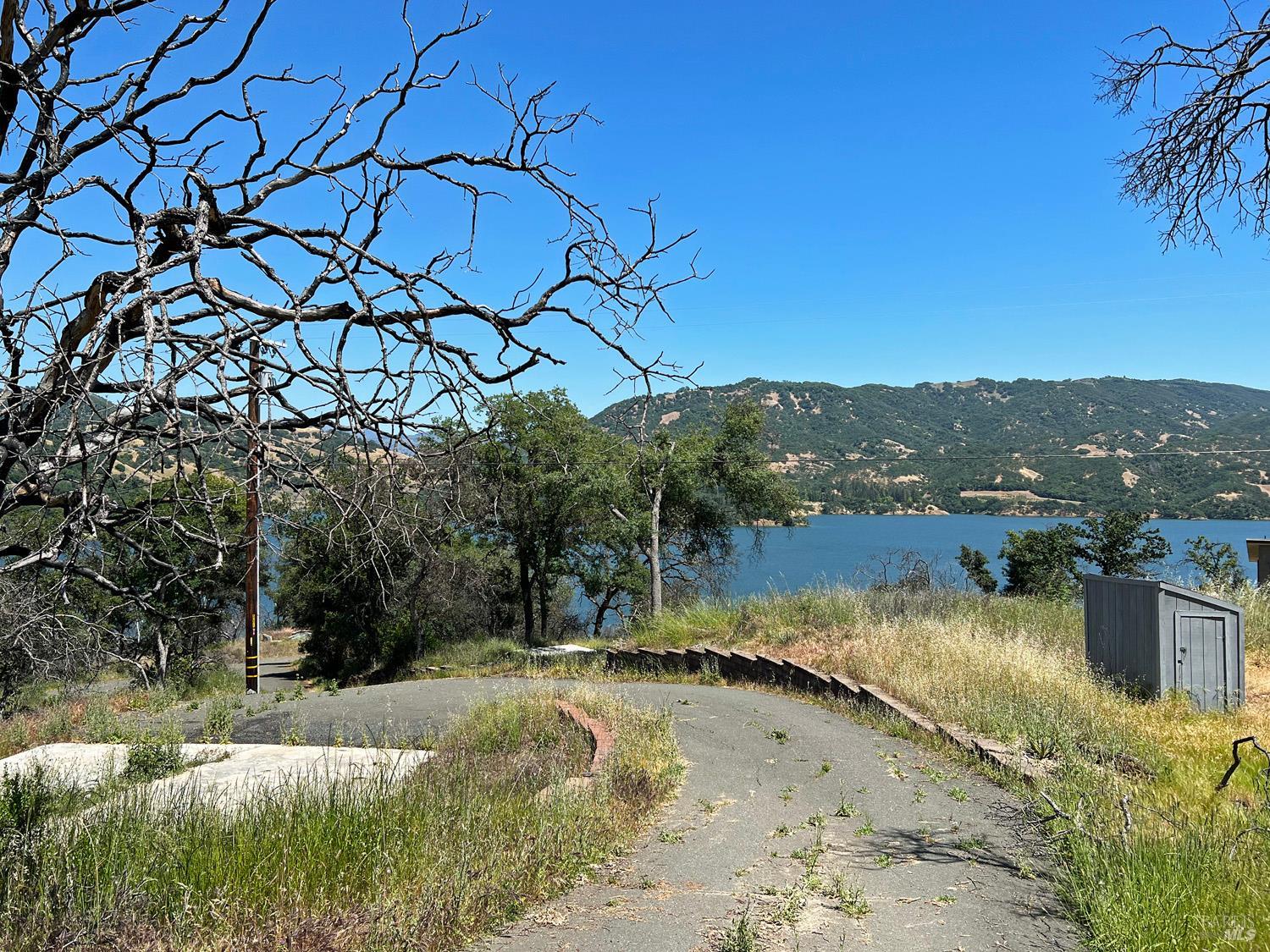 Detail Gallery Image 9 of 16 For 5889 Lake Ridge Dr, Ukiah,  CA 95482 - – Beds | – Baths
