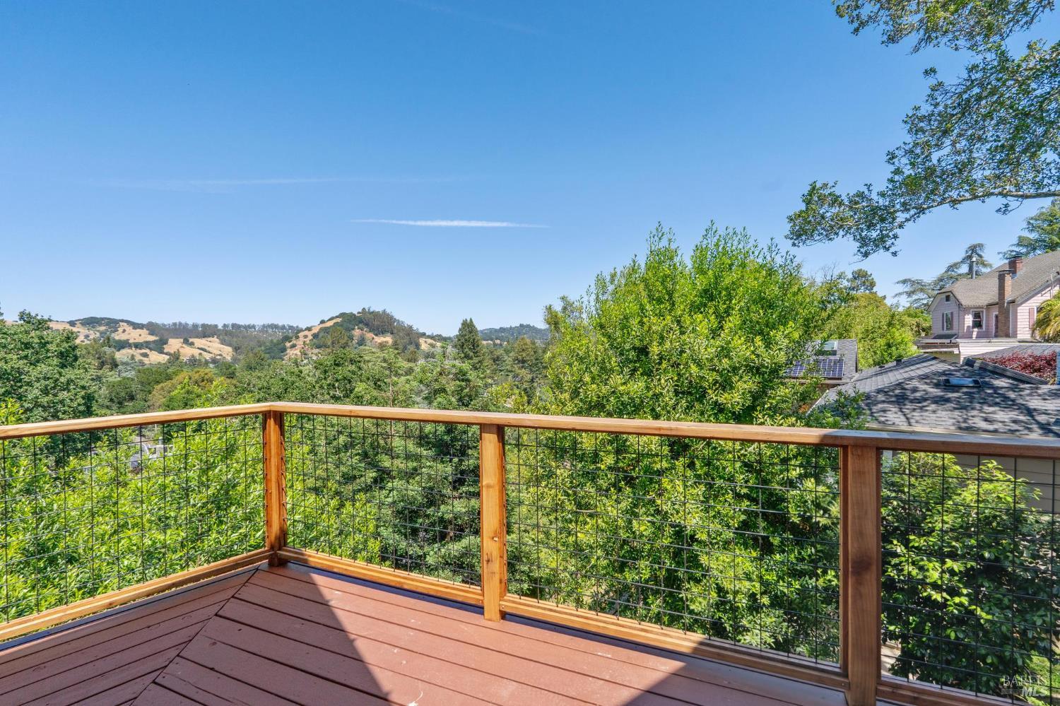 Detail Gallery Image 24 of 56 For 745 Redwood Rd, San Anselmo,  CA 94960 - 4 Beds | 3/1 Baths