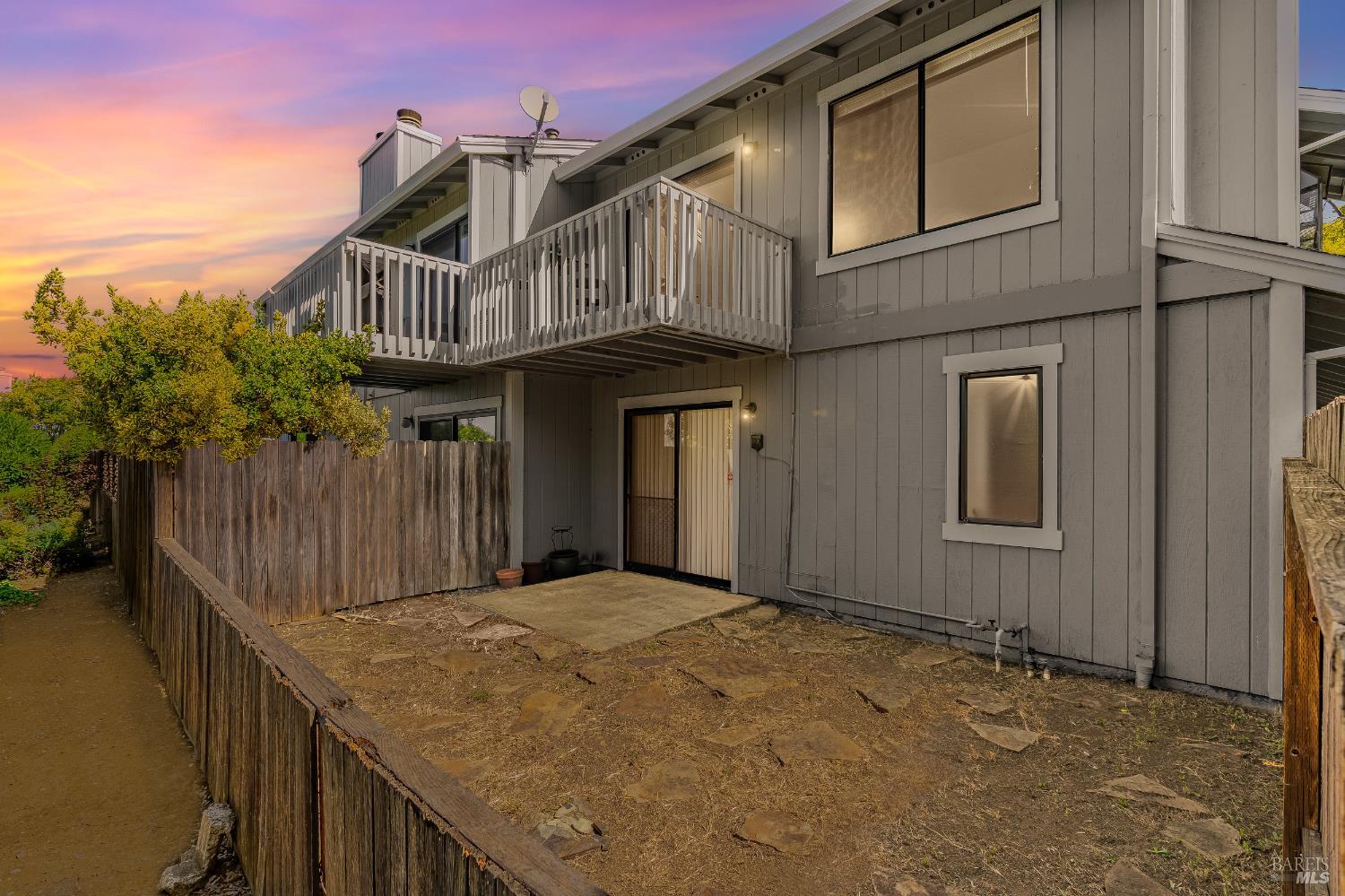 Detail Gallery Image 32 of 33 For 2000 Clearview Cir, Benicia,  CA 94510 - 3 Beds | 2/1 Baths
