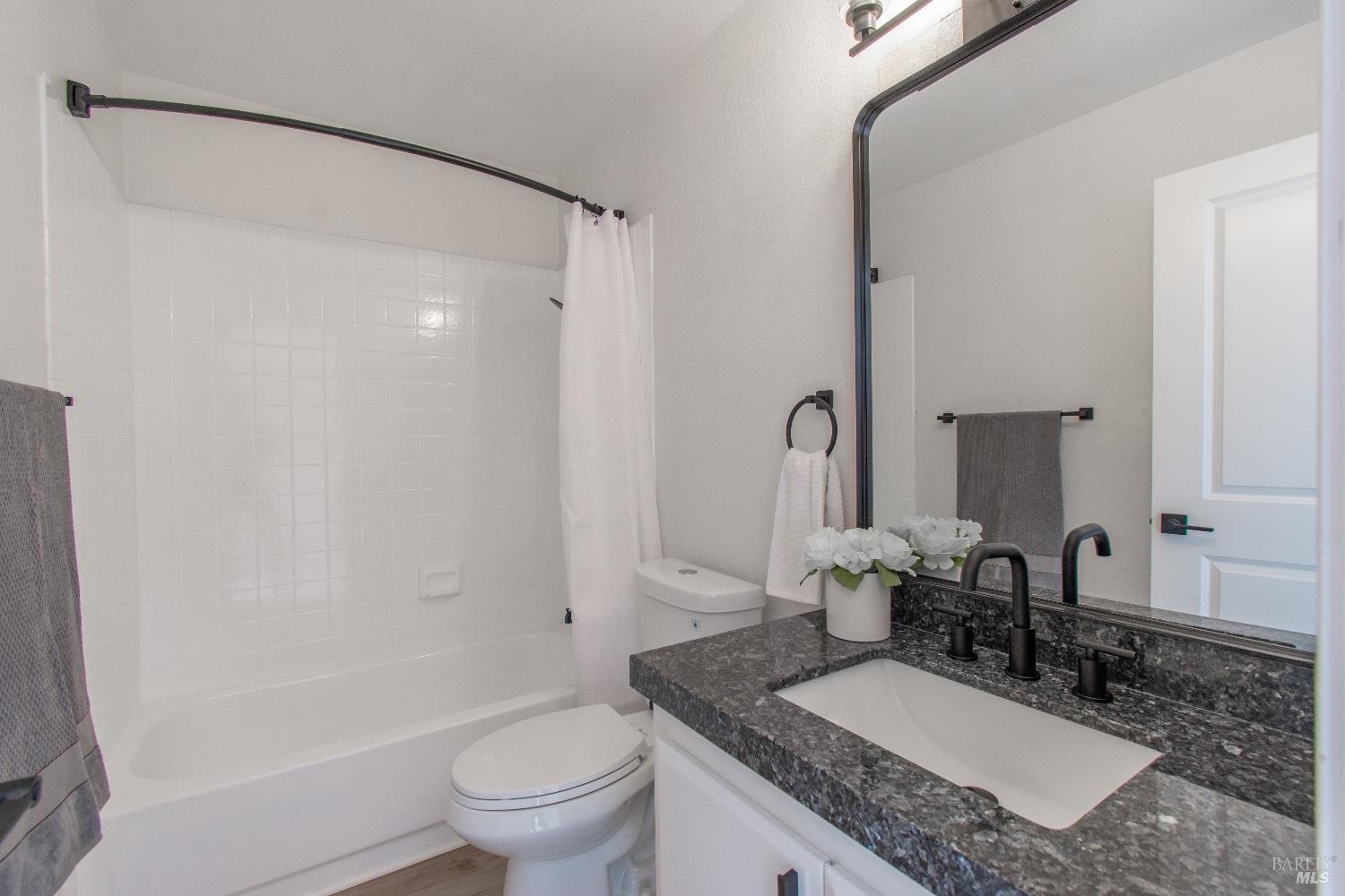 Detail Gallery Image 35 of 51 For 1986 Larchmont Cir, Fairfield,  CA 94534 - 3 Beds | 2/1 Baths