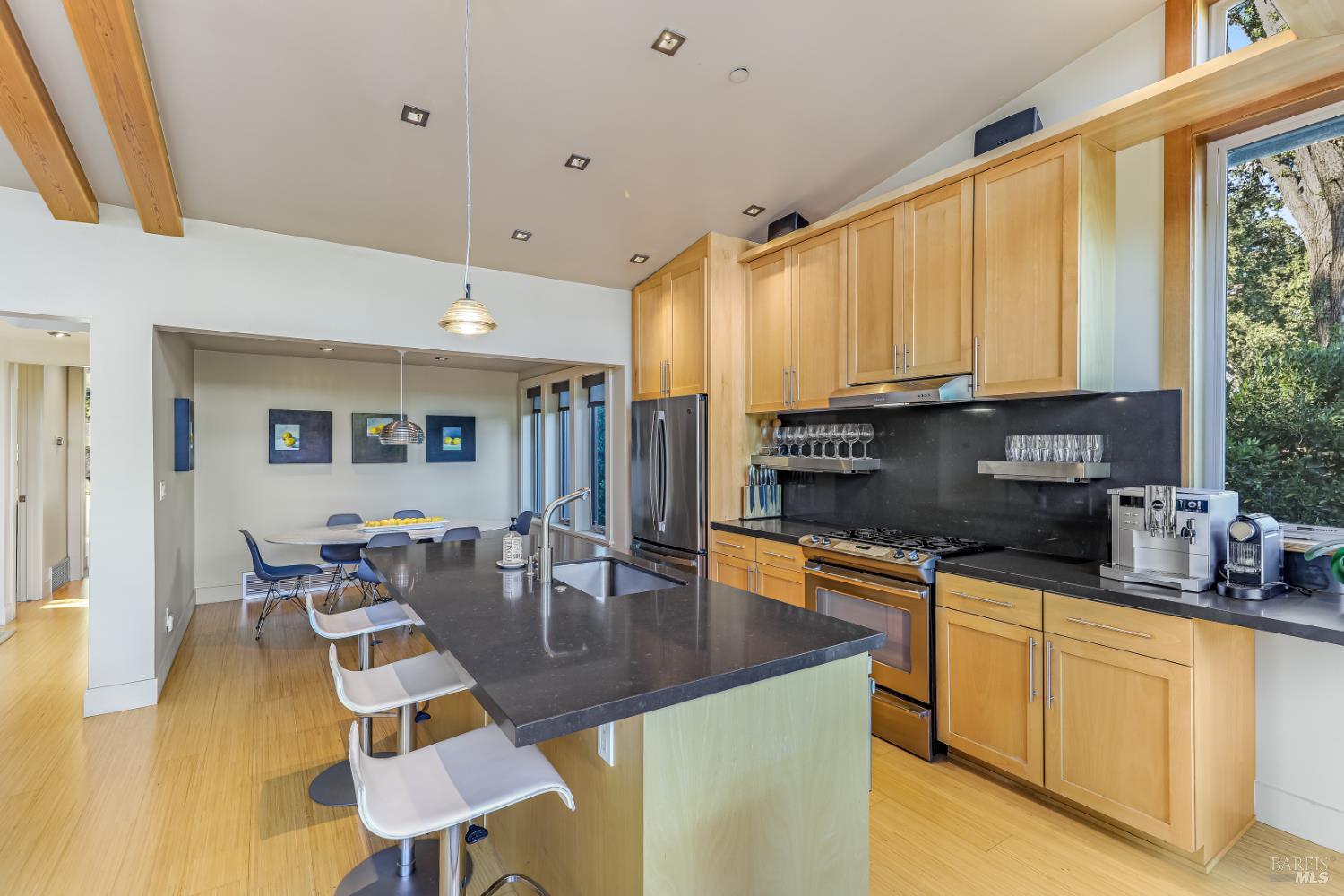 Detail Gallery Image 21 of 70 For 1067 Darms Ln, Napa,  CA 94558 - 5 Beds | 3 Baths