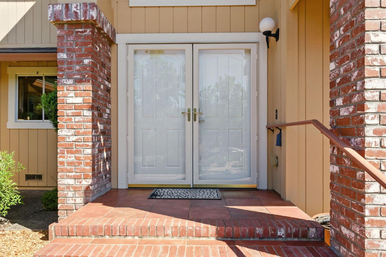 Detail Gallery Image 2 of 61 For 4620 Morris Ct, Santa Rosa,  CA 95405 - 4 Beds | 3 Baths