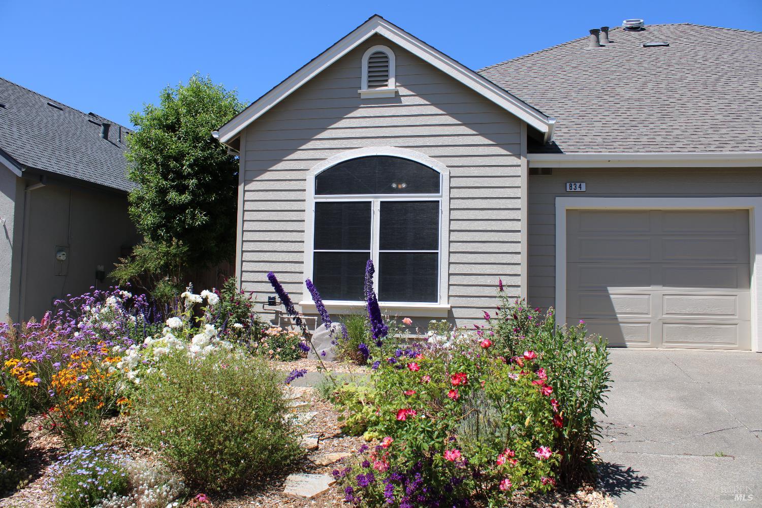Detail Gallery Image 3 of 36 For 834 Glen Miller Dr, Windsor,  CA 95492 - 2 Beds | 2 Baths