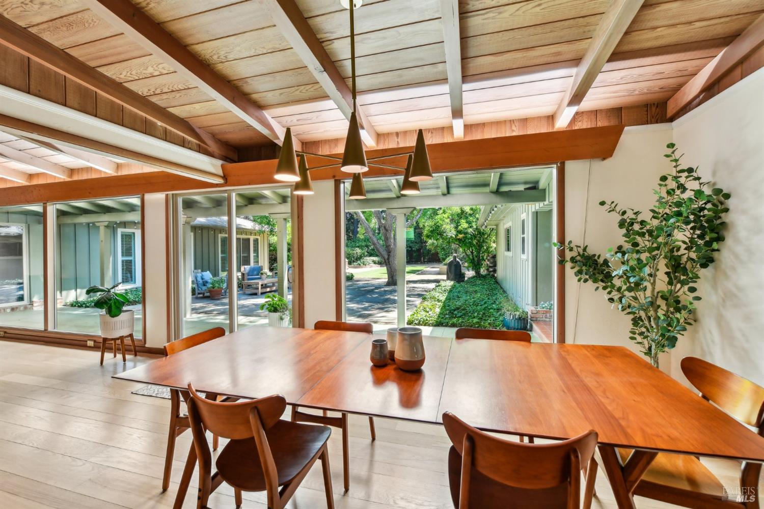 Detail Gallery Image 10 of 70 For 349 Buck Ave, Vacaville,  CA 95688 - 3 Beds | 2/1 Baths
