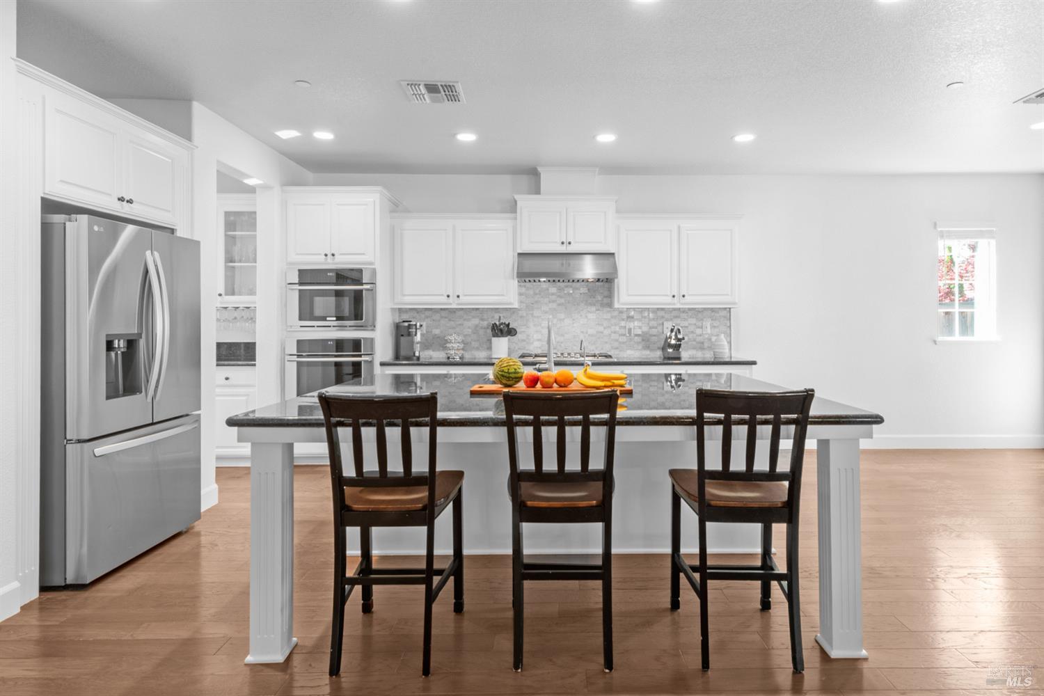 Detail Gallery Image 19 of 66 For 4012 Jade Crest Hill Way, Vacaville,  CA 95688 - 6 Beds | 4/1 Baths