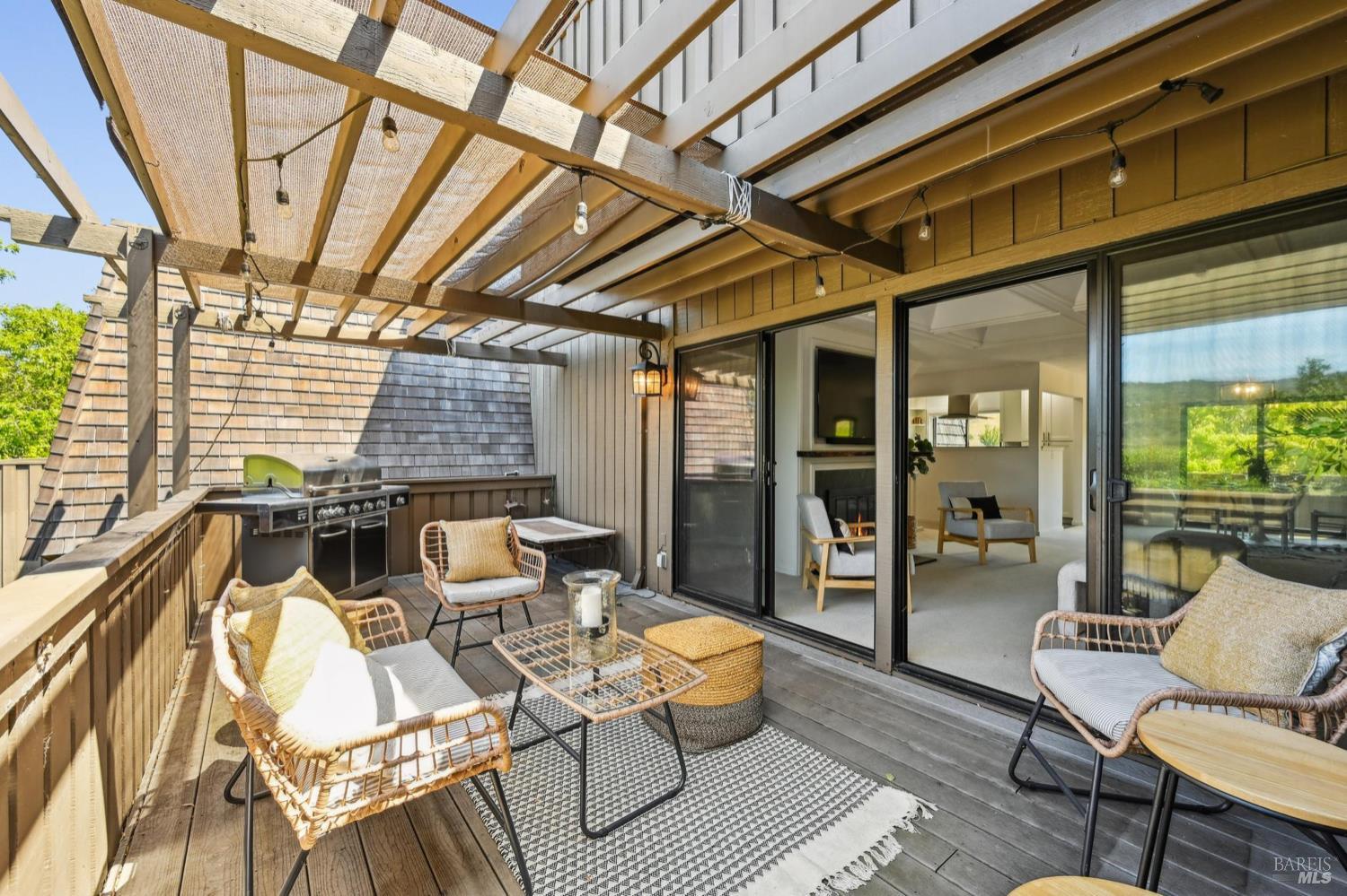 Detail Gallery Image 26 of 54 For 239 Knollwood Dr, San Rafael,  CA 94901 - 2 Beds | 2/1 Baths