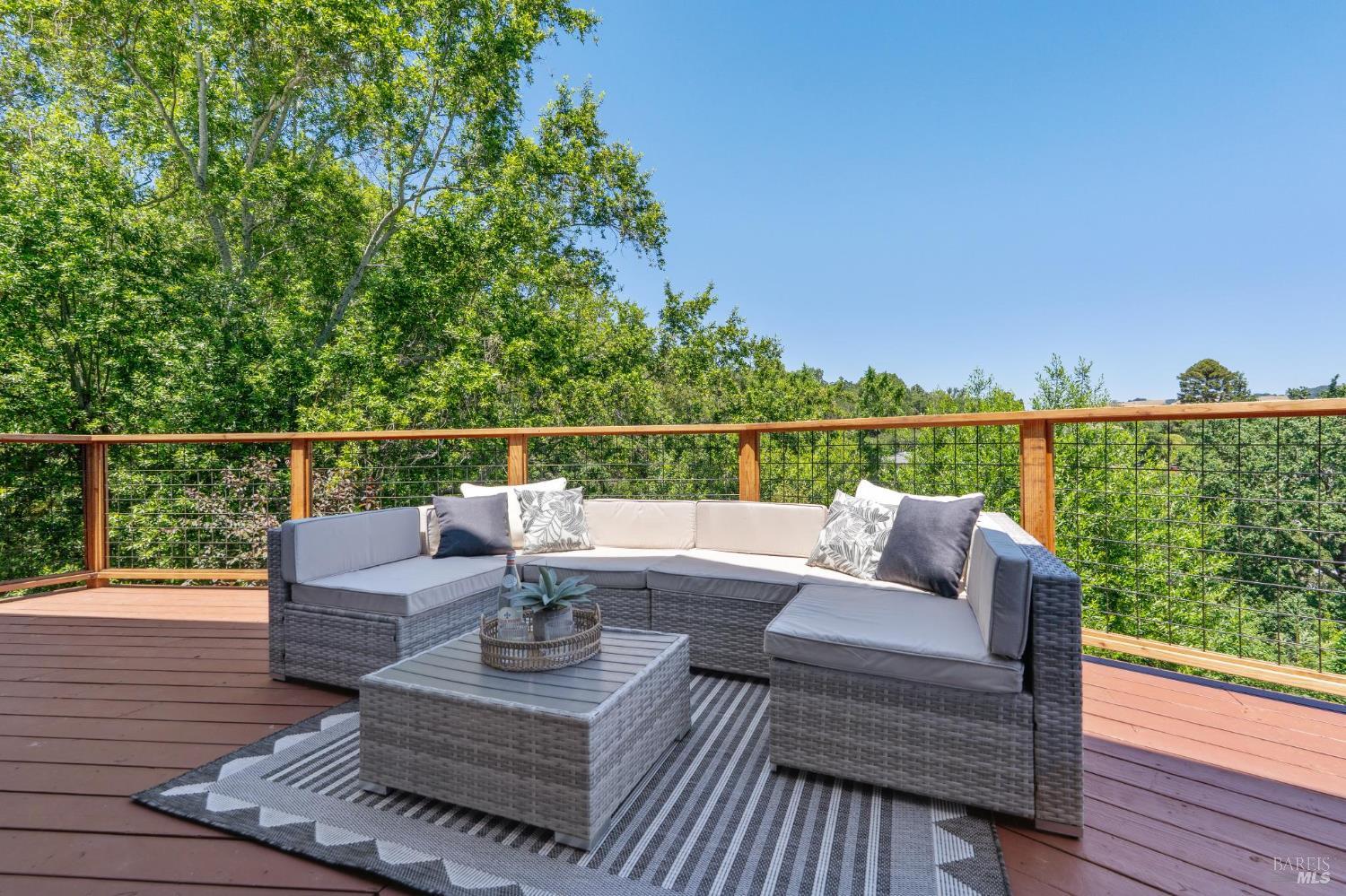 Detail Gallery Image 22 of 56 For 745 Redwood Rd, San Anselmo,  CA 94960 - 4 Beds | 3/1 Baths