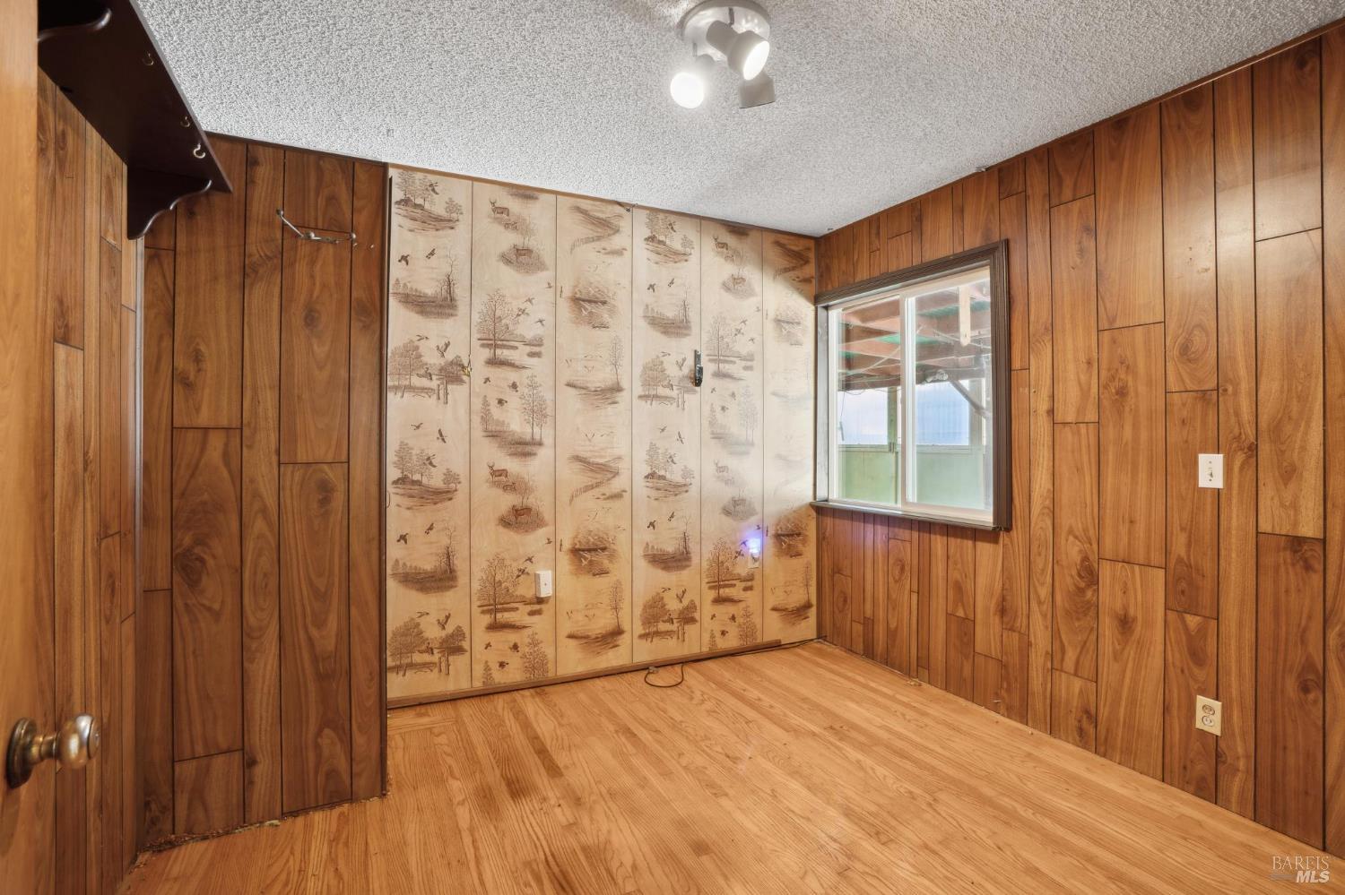 Detail Gallery Image 8 of 10 For 1205 Cambridge St, Novato,  CA 94947 - 3 Beds | 2 Baths