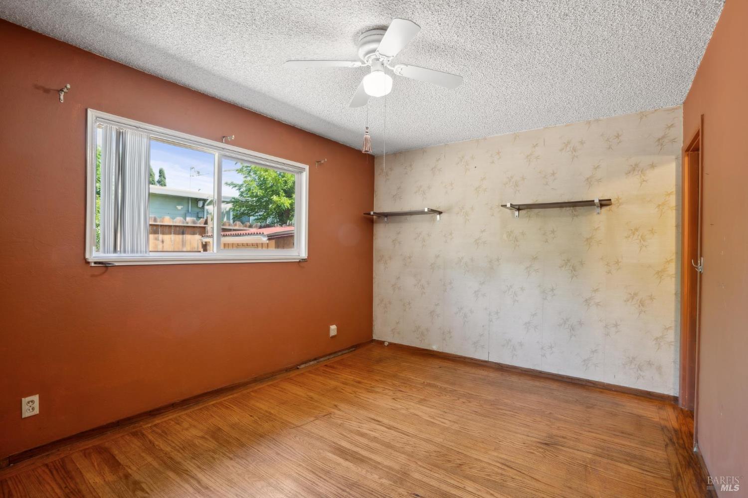 Detail Gallery Image 6 of 10 For 1205 Cambridge St, Novato,  CA 94947 - 3 Beds | 2 Baths