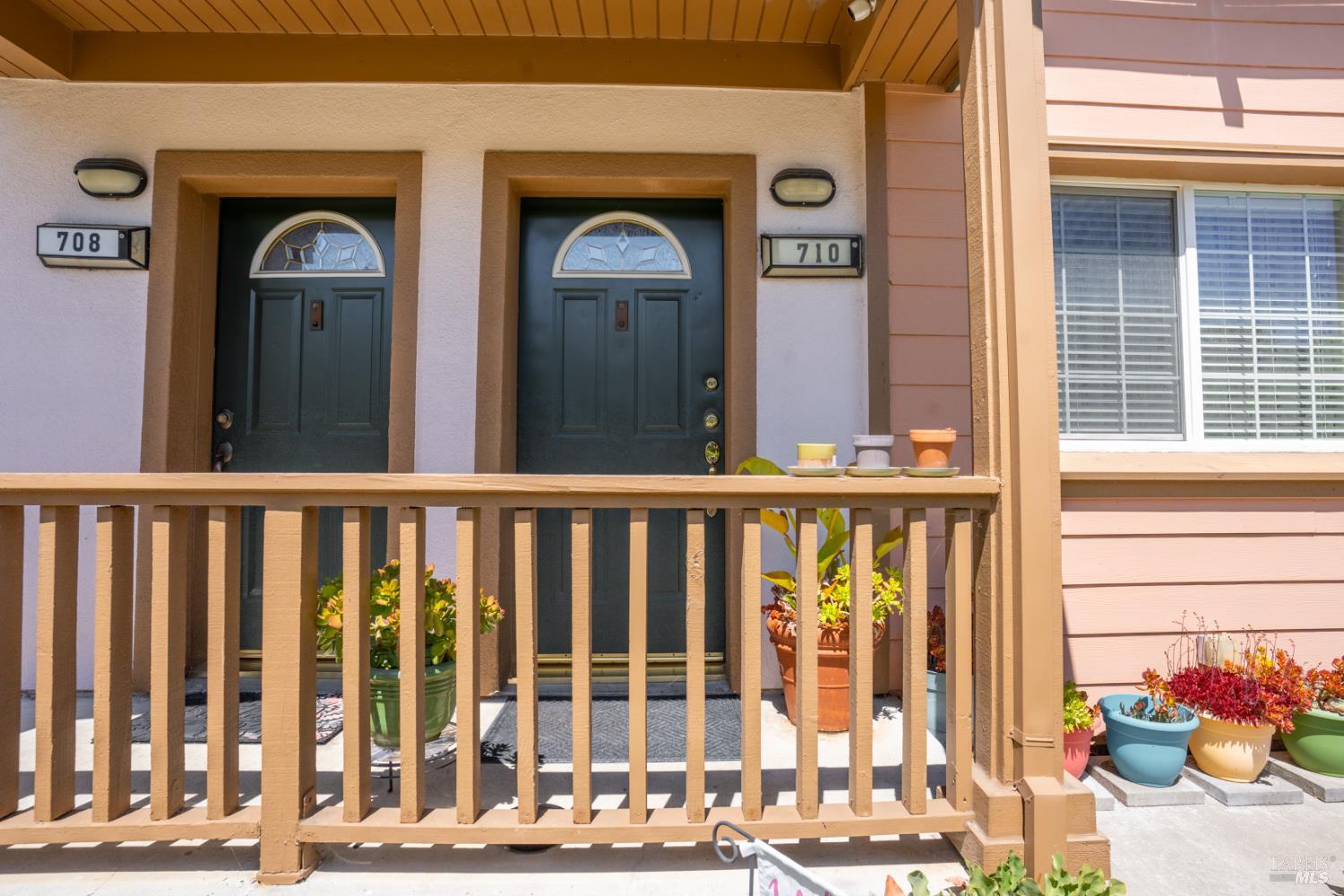 Detail Gallery Image 1 of 18 For 710 Daniels Ave, Vallejo,  CA 94590 - 2 Beds | 1 Baths