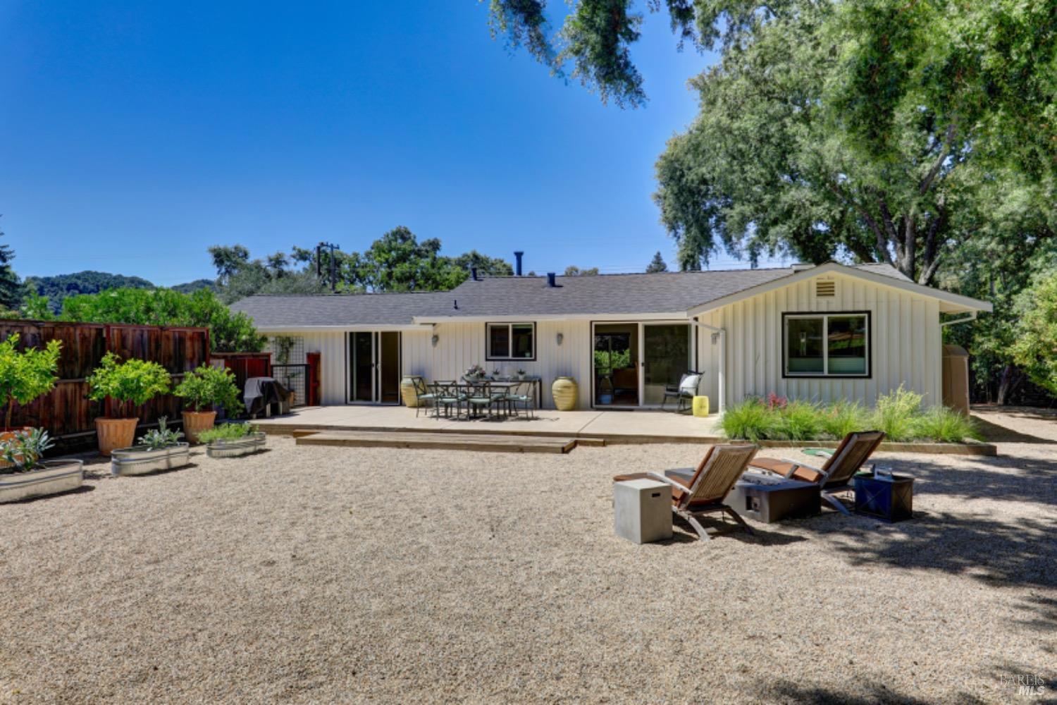 Detail Gallery Image 43 of 70 For 1067 Darms Ln, Napa,  CA 94558 - 5 Beds | 3 Baths
