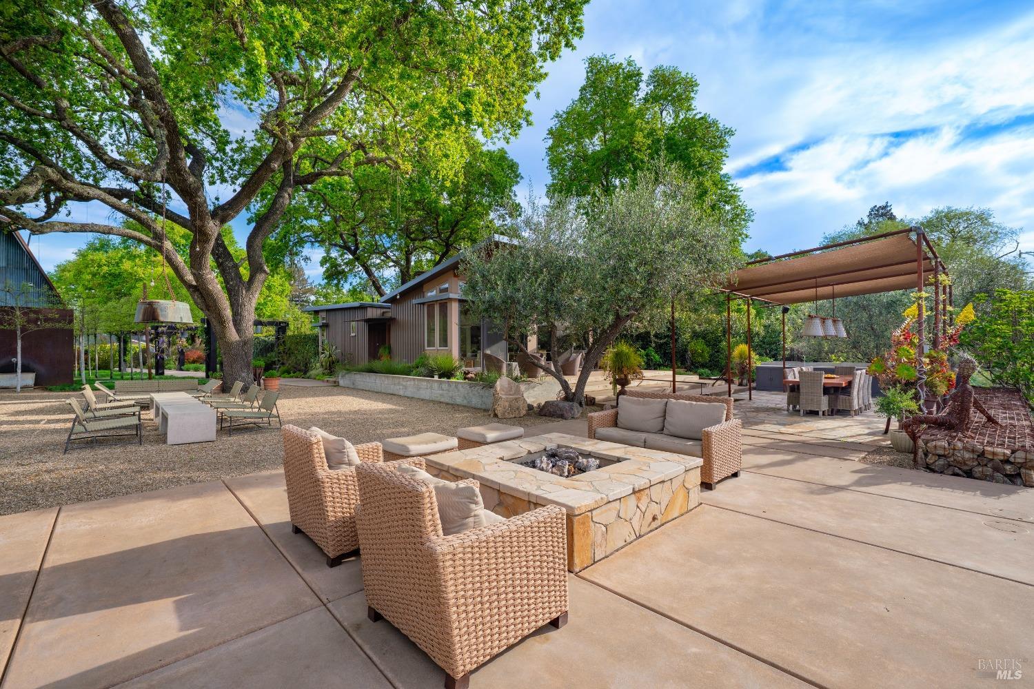 Detail Gallery Image 2 of 70 For 1067 Darms Ln, Napa,  CA 94558 - 5 Beds | 3 Baths