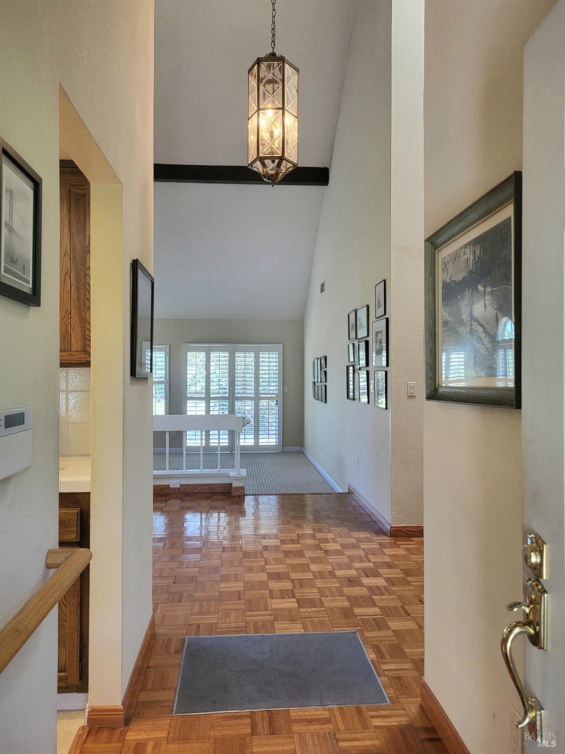 Detail Gallery Image 2 of 36 For 170 Moonraker Ct, Vallejo,  CA 94590 - 3 Beds | 2 Baths