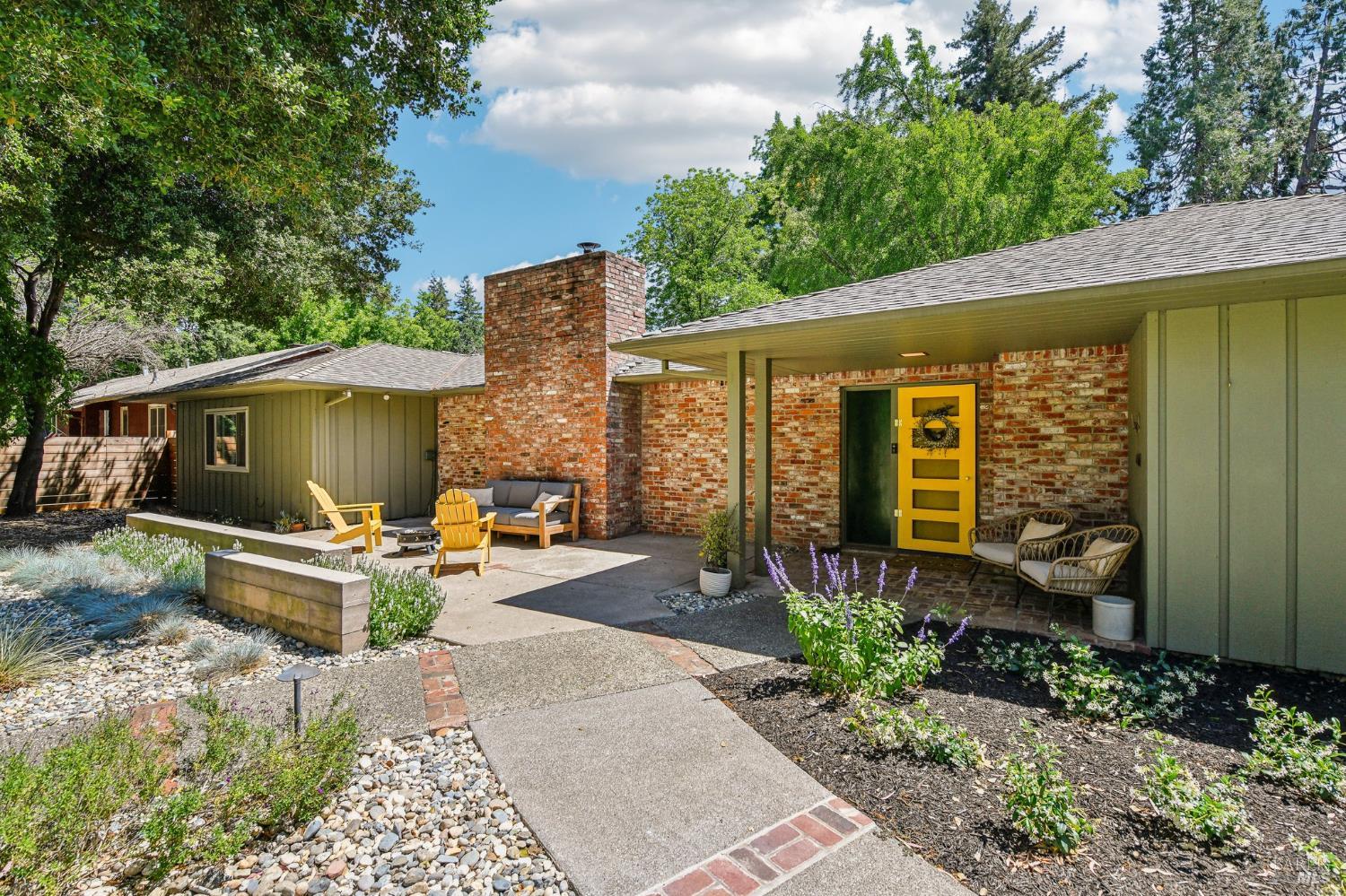 Detail Gallery Image 1 of 70 For 349 Buck Ave, Vacaville,  CA 95688 - 3 Beds | 2/1 Baths