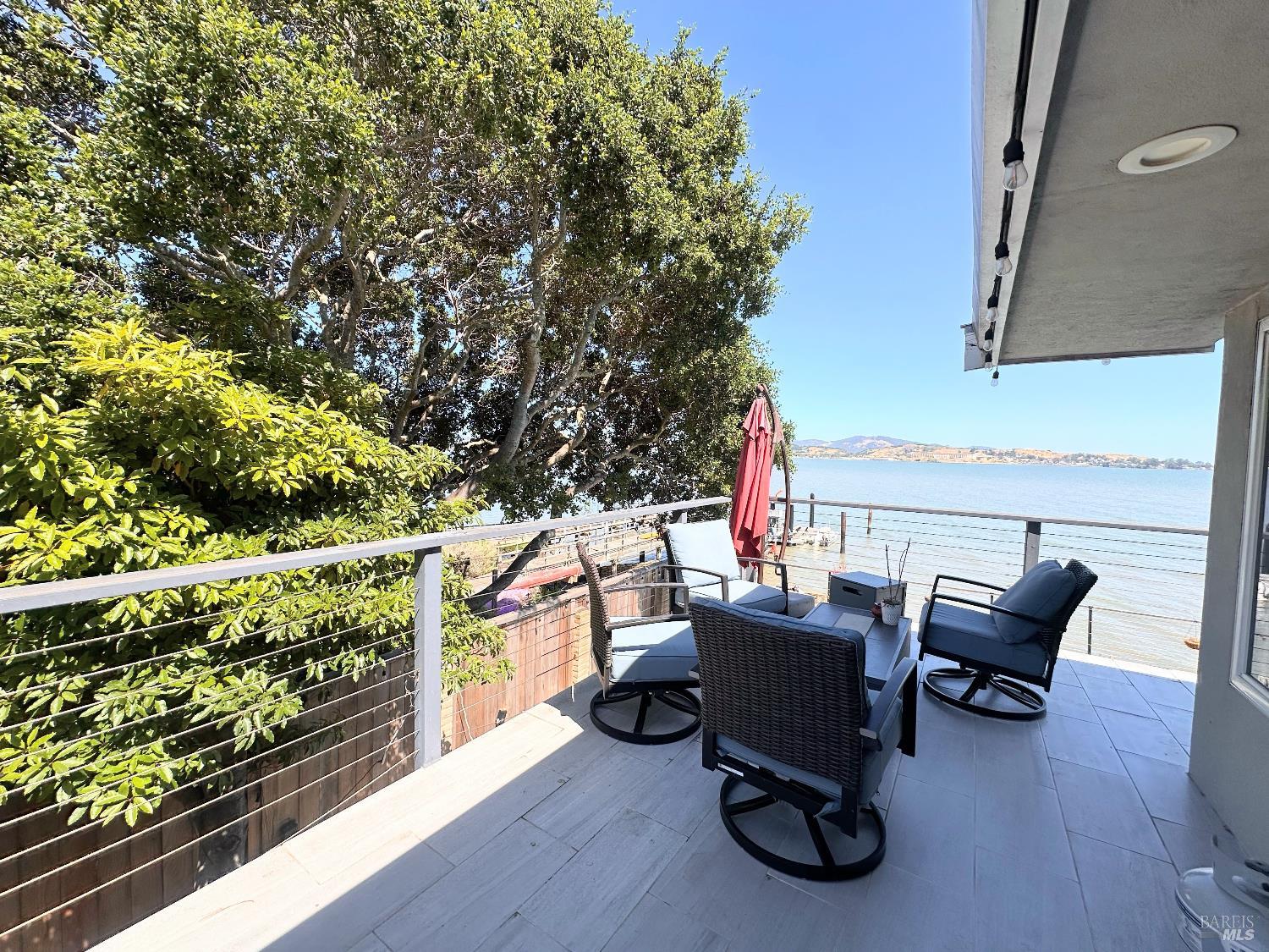 Detail Gallery Image 20 of 53 For 5148 E Paradise Dr, Corte Madera,  CA 94925 - 5 Beds | 5 Baths