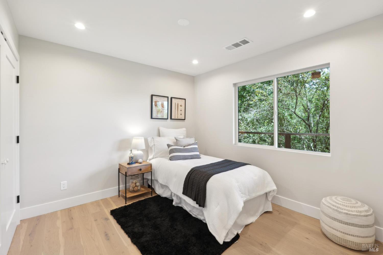 Detail Gallery Image 37 of 56 For 745 Redwood Rd, San Anselmo,  CA 94960 - 4 Beds | 3/1 Baths