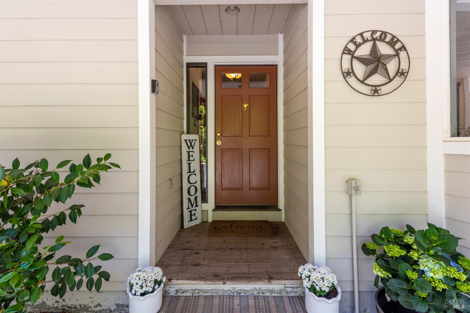 Detail Gallery Image 8 of 32 For 1 Mosswood Cir, Cazadero,  CA 95421 - 2 Beds | 2 Baths