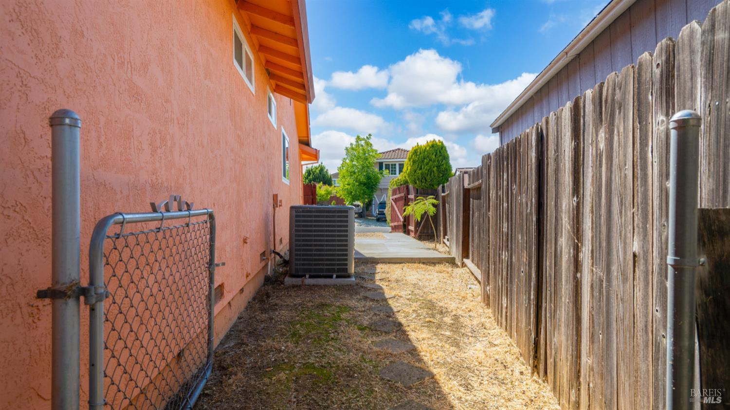 Detail Gallery Image 31 of 41 For 155 Midvale Dr, Vacaville,  CA 95687 - 4 Beds | 2 Baths