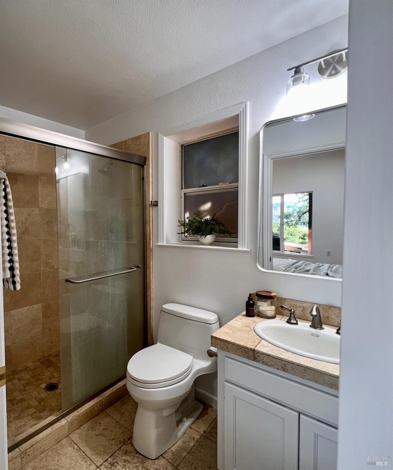 Detail Gallery Image 17 of 33 For 4383 Parker Hill Rd, Santa Rosa,  CA 95404 - 3 Beds | 3 Baths