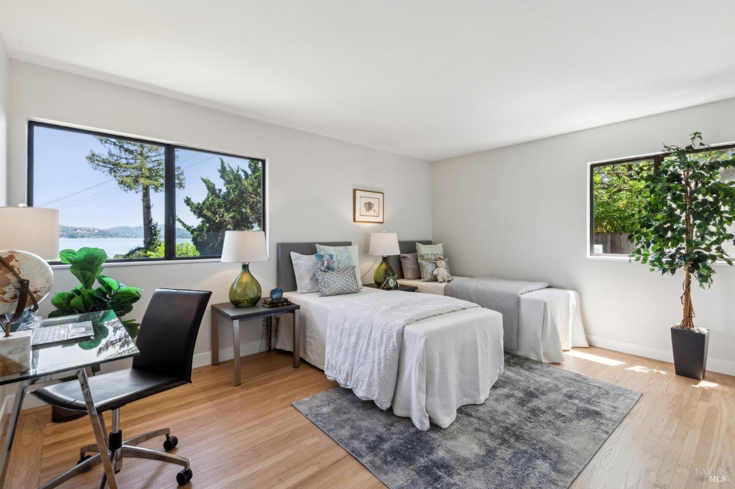 Detail Gallery Image 17 of 28 For 308 E Strawberry Dr, Mill Valley,  CA 94941 - 3 Beds | 2 Baths