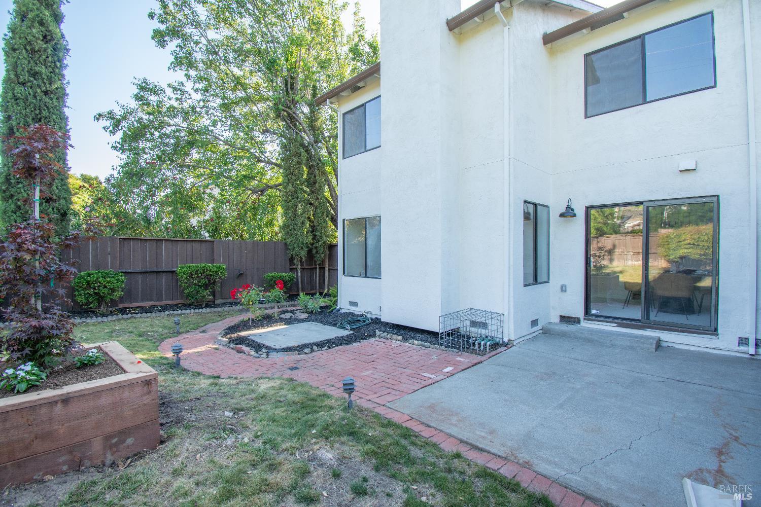 Detail Gallery Image 49 of 51 For 1986 Larchmont Cir, Fairfield,  CA 94534 - 3 Beds | 2/1 Baths