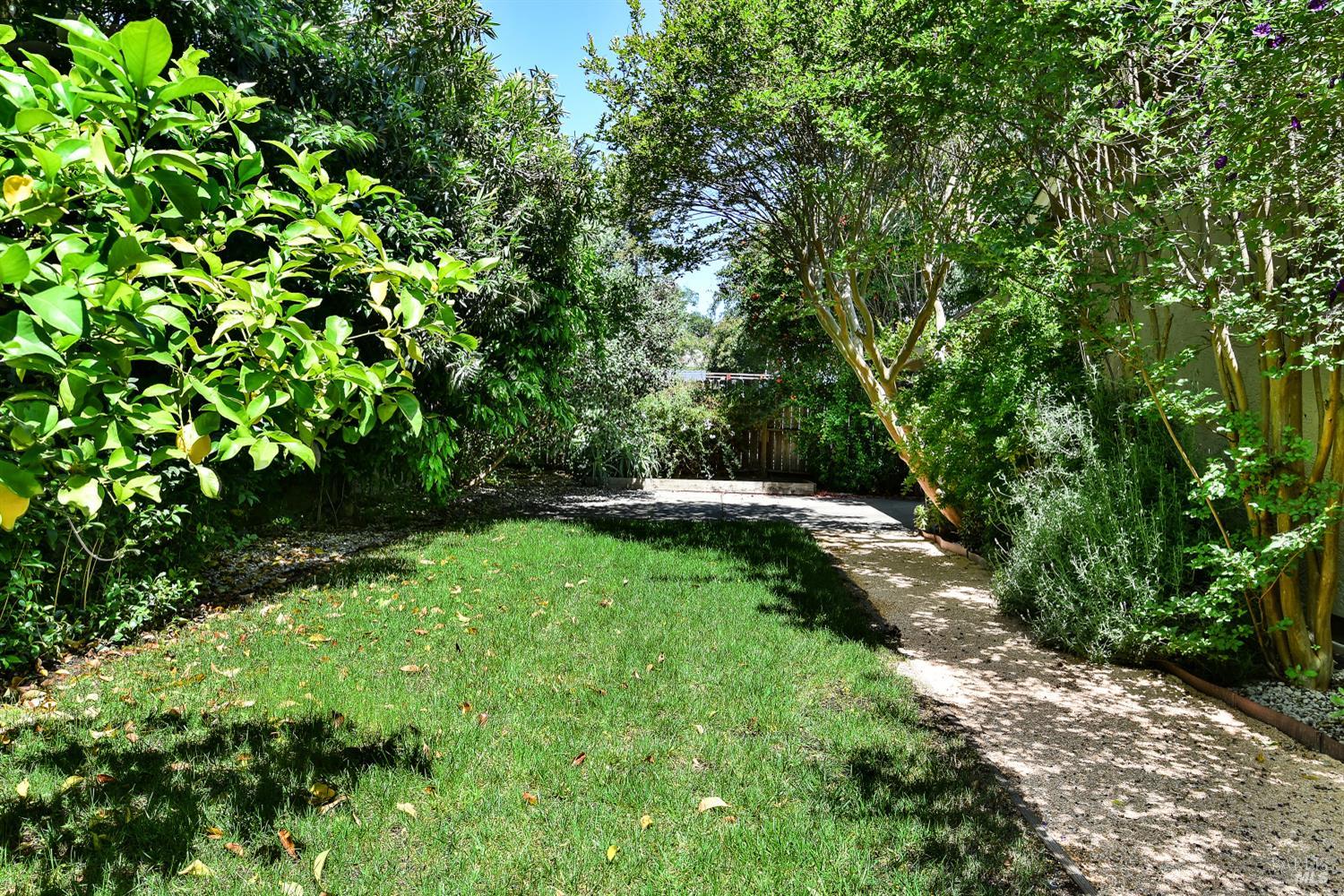 Detail Gallery Image 23 of 28 For 17884 San Carlos Dr, Sonoma,  CA 95476 - 4 Beds | 2 Baths