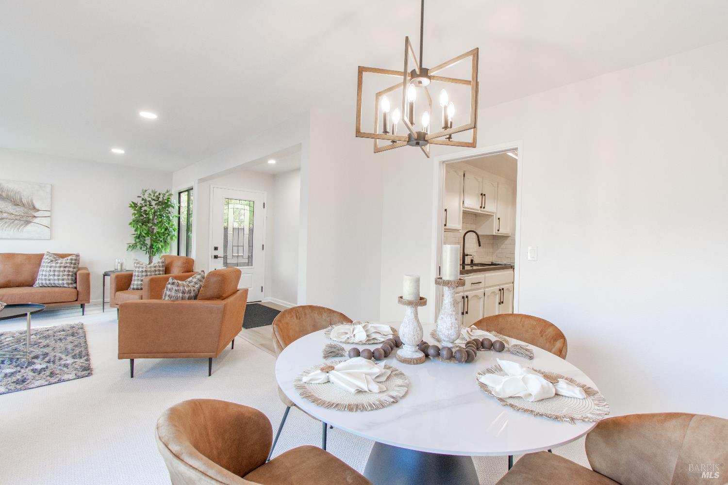 Detail Gallery Image 8 of 51 For 1986 Larchmont Cir, Fairfield,  CA 94534 - 3 Beds | 2/1 Baths