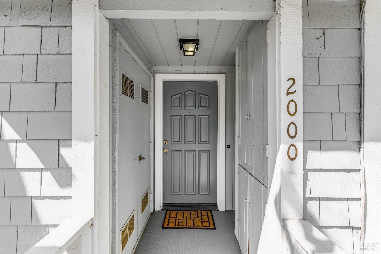 Detail Gallery Image 2 of 33 For 2000 Clearview Cir, Benicia,  CA 94510 - 3 Beds | 2/1 Baths