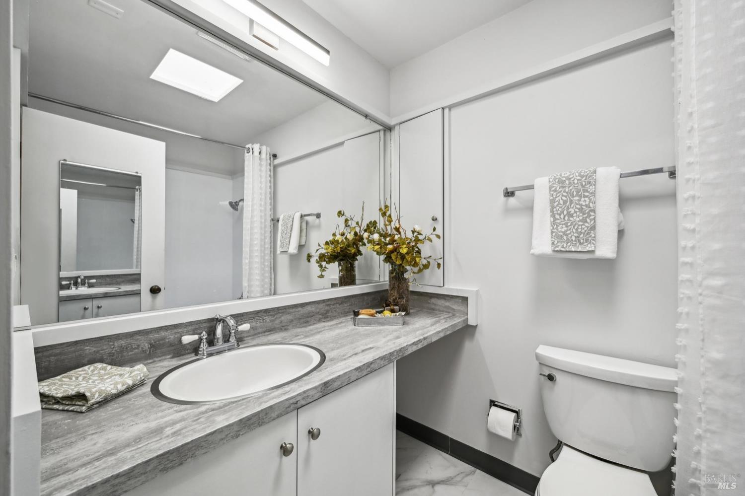 Detail Gallery Image 48 of 54 For 239 Knollwood Dr, San Rafael,  CA 94901 - 2 Beds | 2/1 Baths