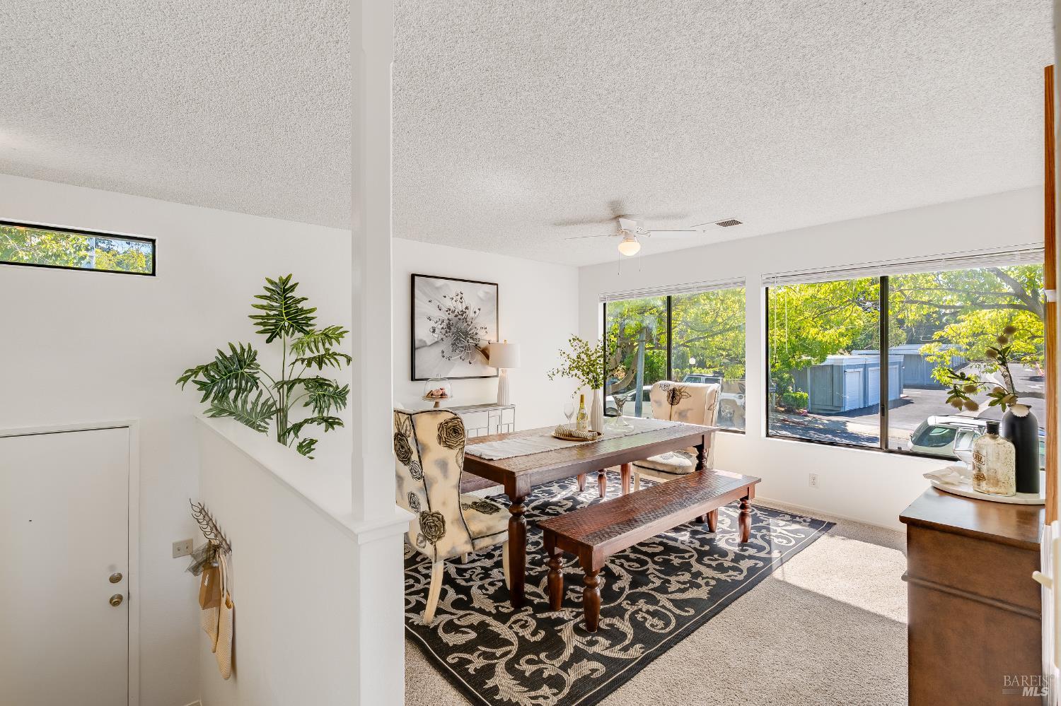 Detail Gallery Image 4 of 33 For 2000 Clearview Cir, Benicia,  CA 94510 - 3 Beds | 2/1 Baths