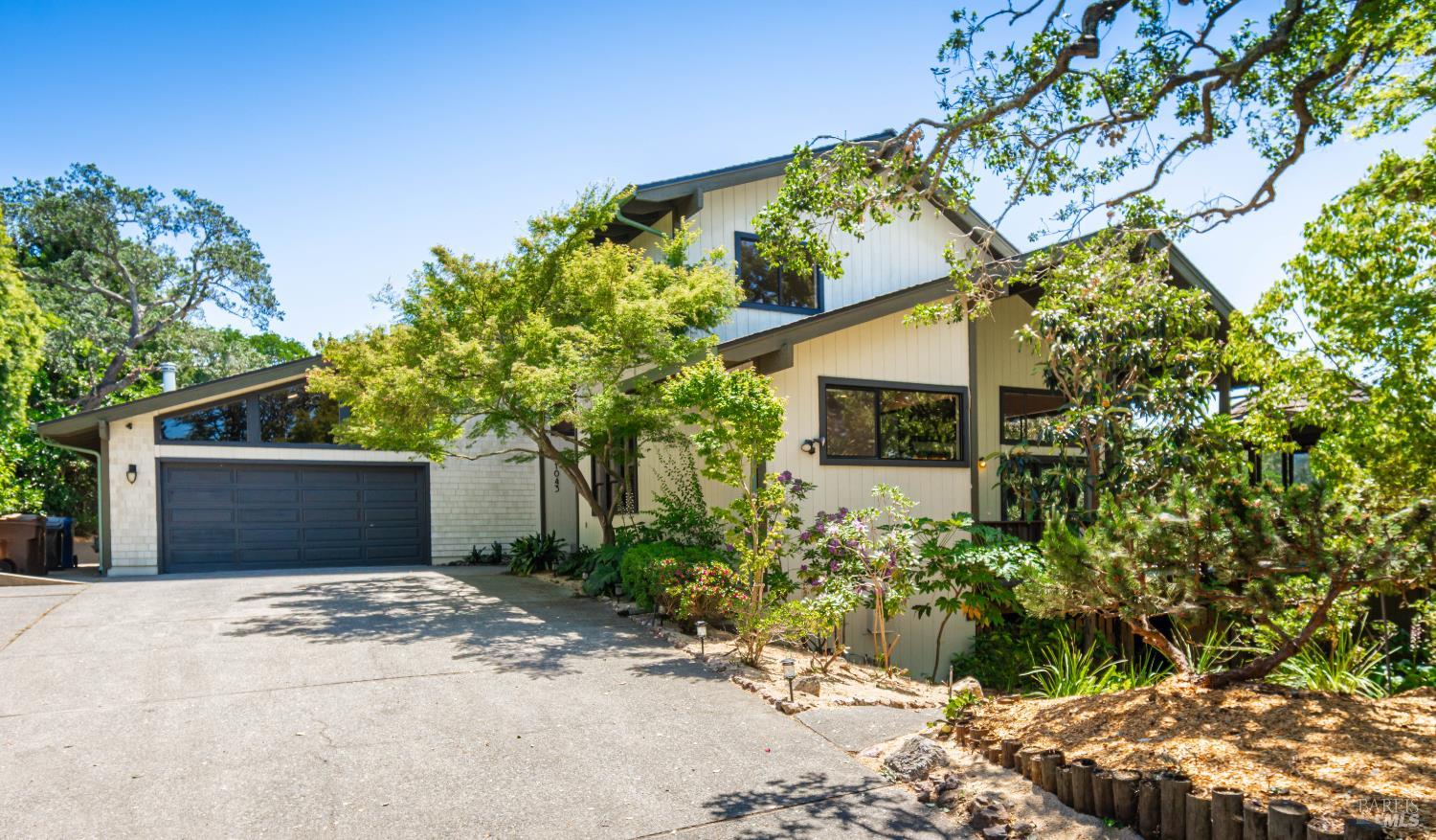 Detail Gallery Image 5 of 79 For 1043 La Quinta Ct, Napa,  CA 94559 - 4 Beds | 3/1 Baths
