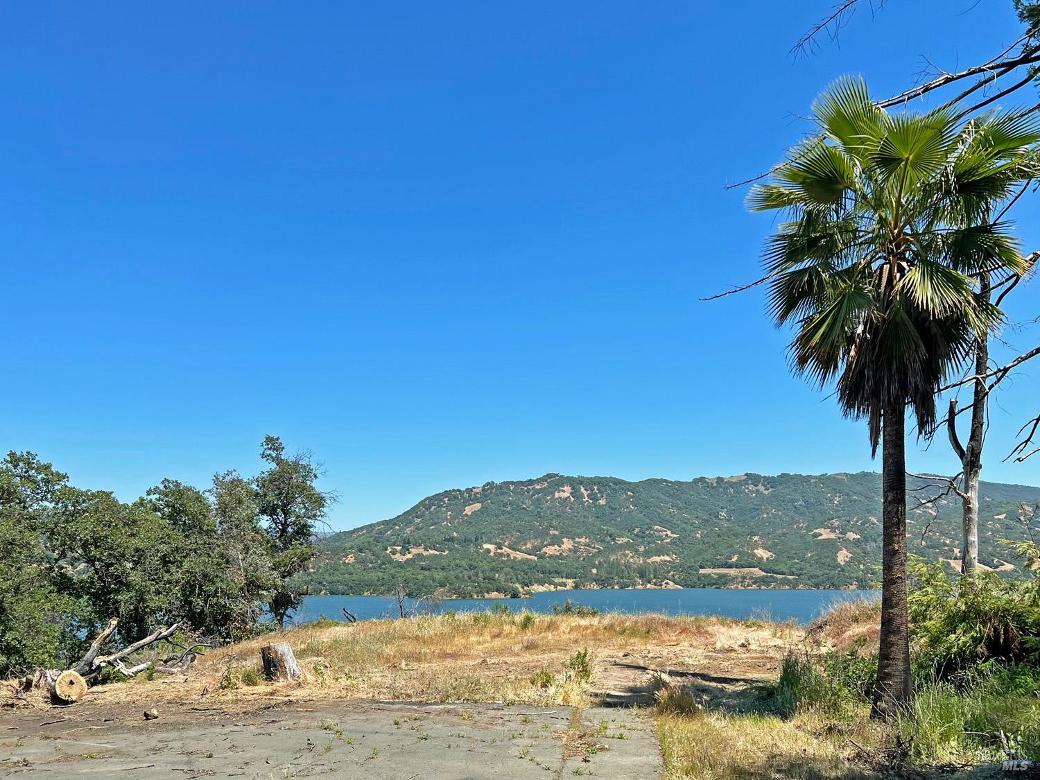 Detail Gallery Image 6 of 14 For 5875 Lake Ridge Dr, Ukiah,  CA 95482 - – Beds | – Baths