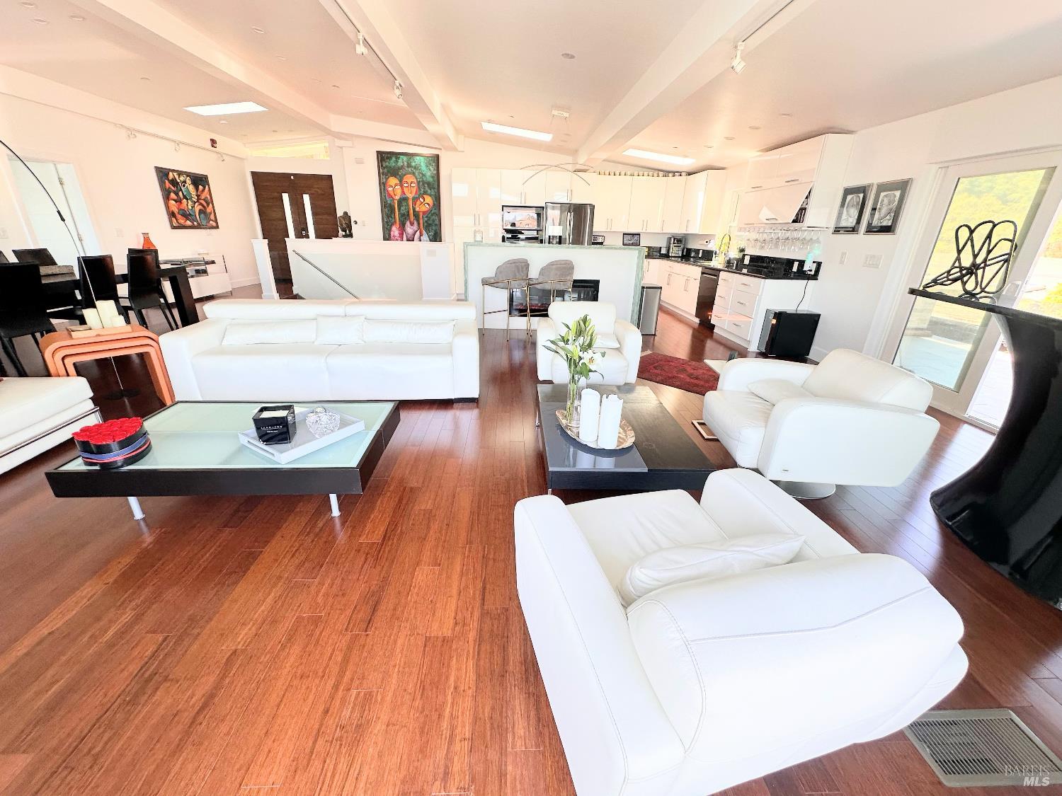 Detail Gallery Image 17 of 53 For 5148 E Paradise Dr, Corte Madera,  CA 94925 - 5 Beds | 5 Baths