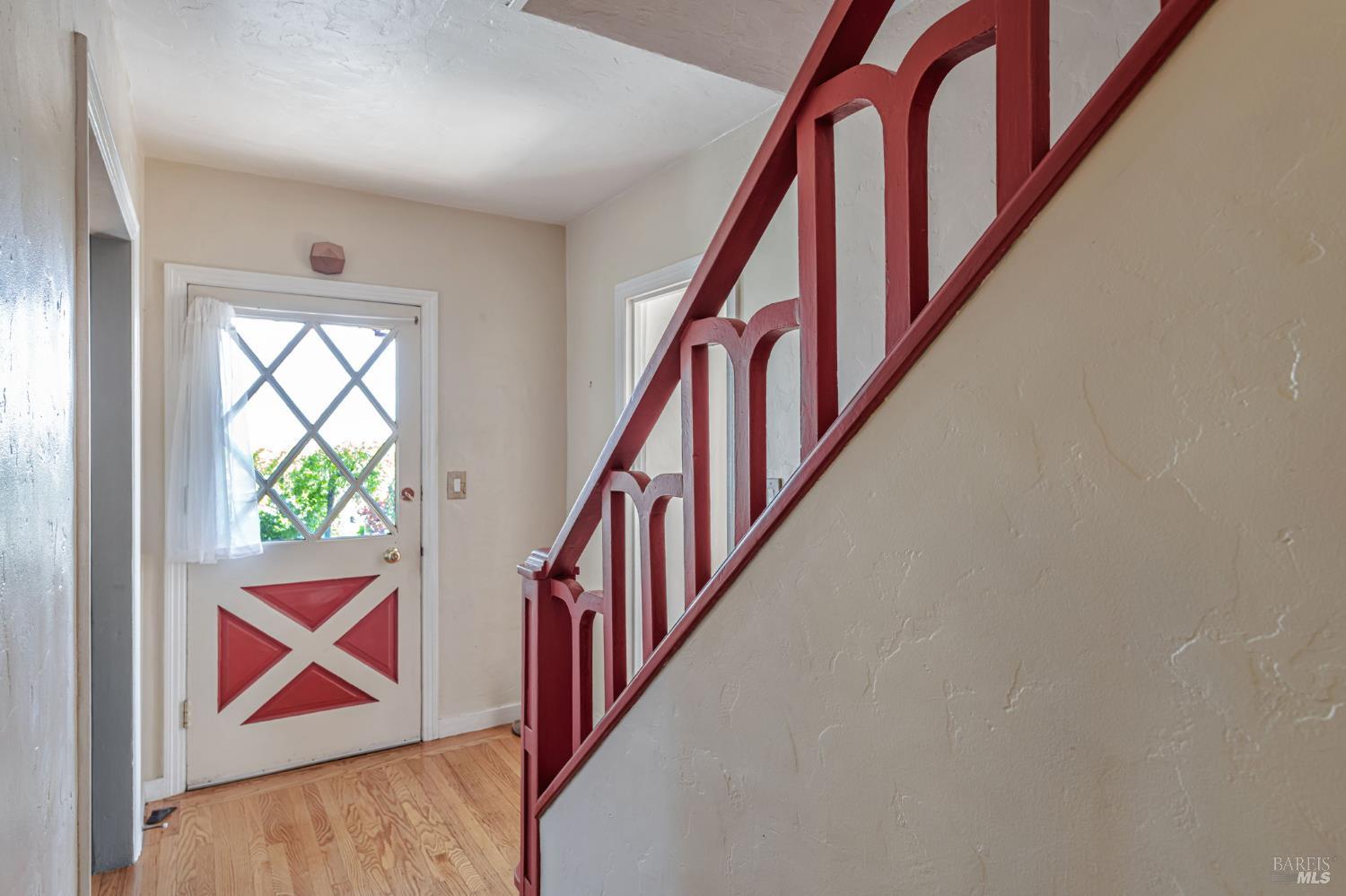 Detail Gallery Image 4 of 38 For 20 Laurel Ave, Petaluma,  CA 94952 - 2 Beds | 1 Baths
