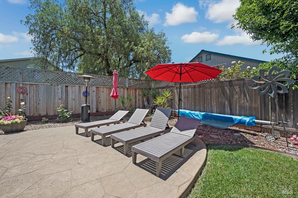 Detail Gallery Image 40 of 46 For 1405 Montana Pl, Rohnert Park,  CA 94928 - 4 Beds | 2/1 Baths