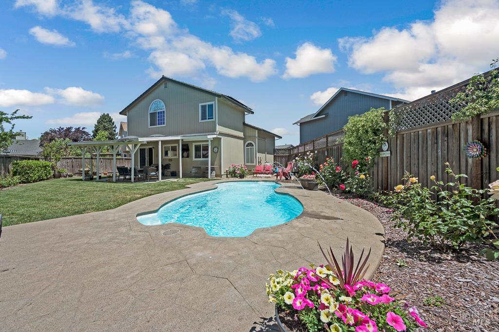 Detail Gallery Image 34 of 46 For 1405 Montana Pl, Rohnert Park,  CA 94928 - 4 Beds | 2/1 Baths