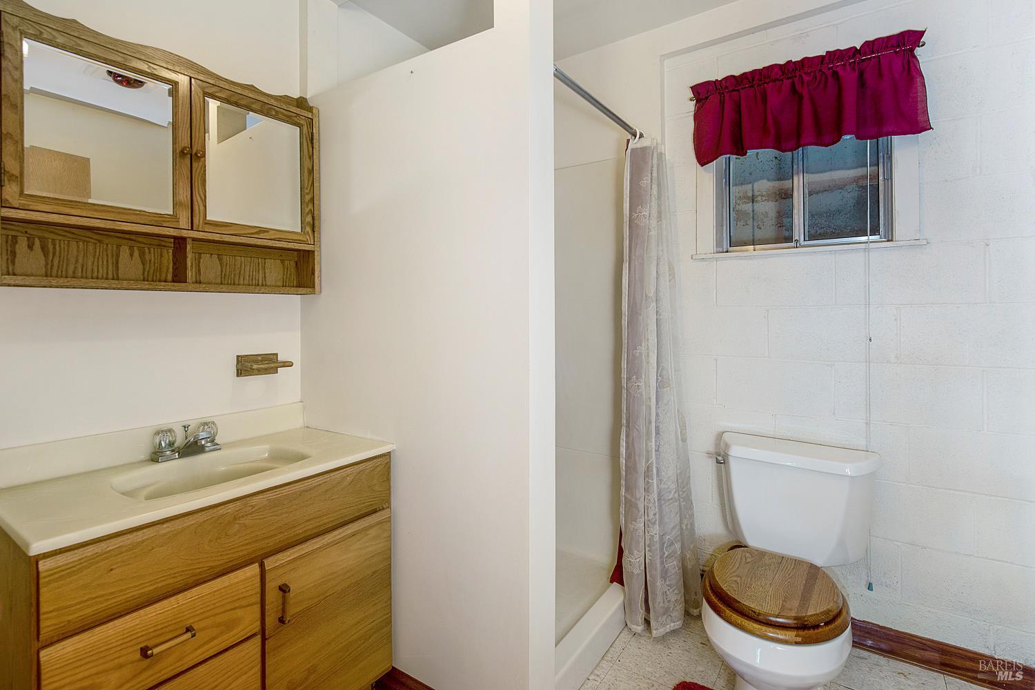 Detail Gallery Image 22 of 36 For 1524 Martin St, Lakeport,  CA 95453 - 4 Beds | 3 Baths