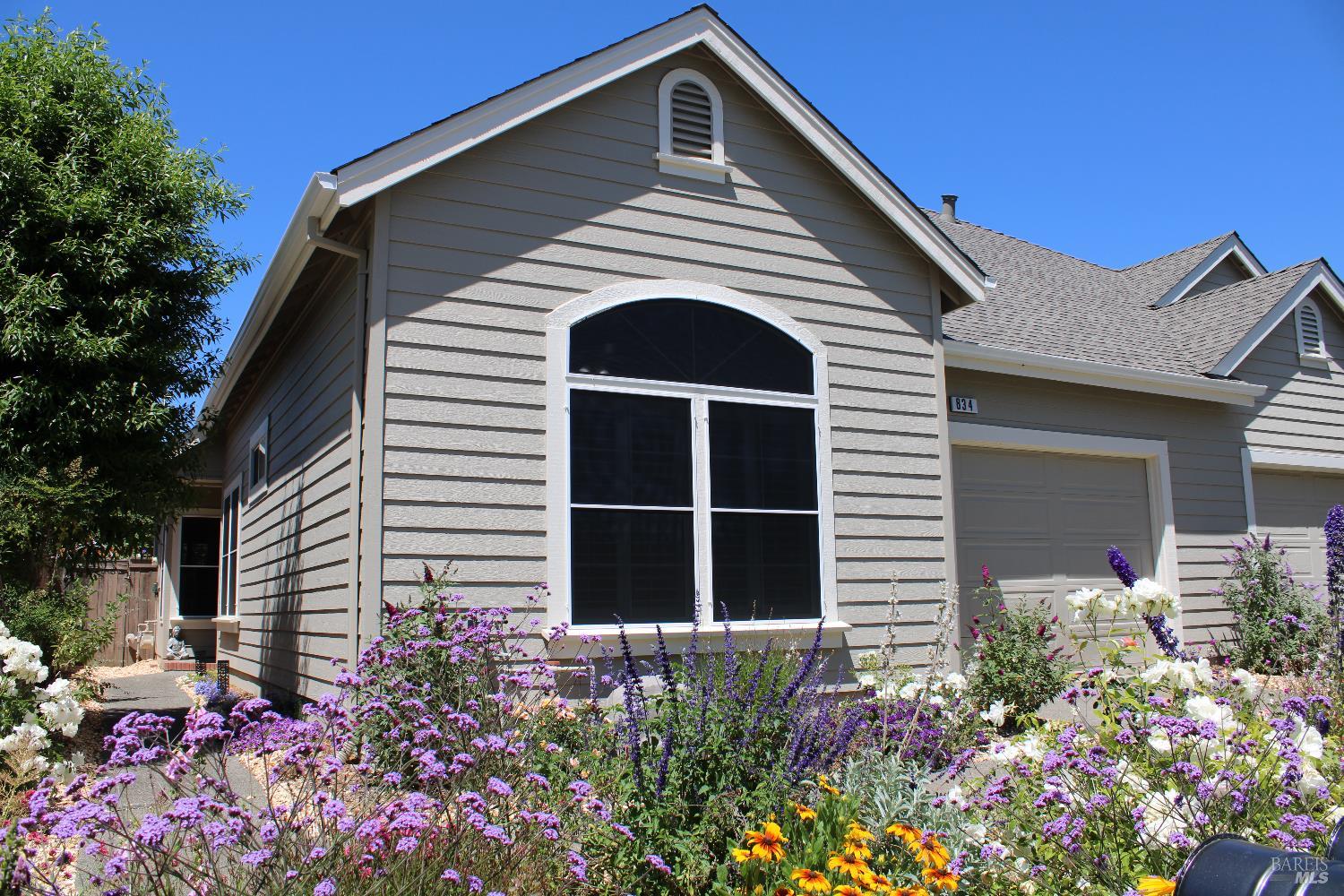 Detail Gallery Image 1 of 36 For 834 Glen Miller Dr, Windsor,  CA 95492 - 2 Beds | 2 Baths